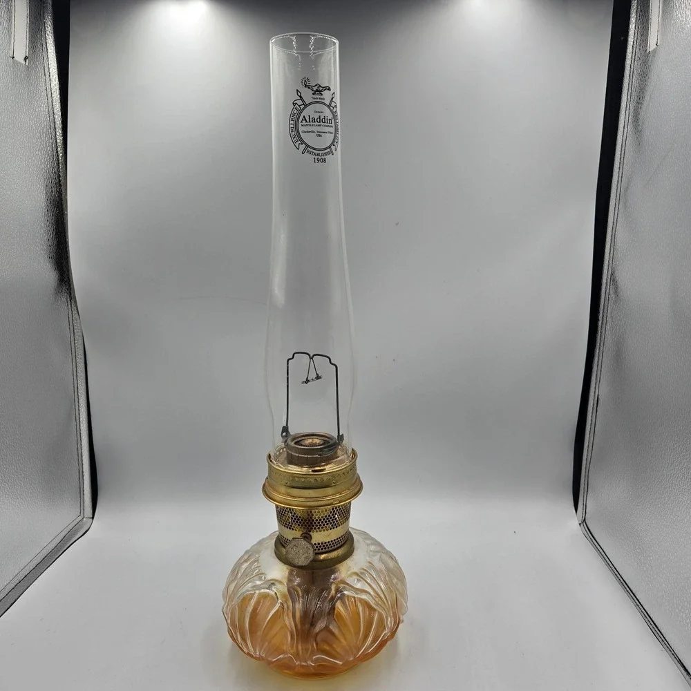 Vtg Aladdin Genie II Oil Lamp Clear Glass‎ Font Shell Design Brass Collar